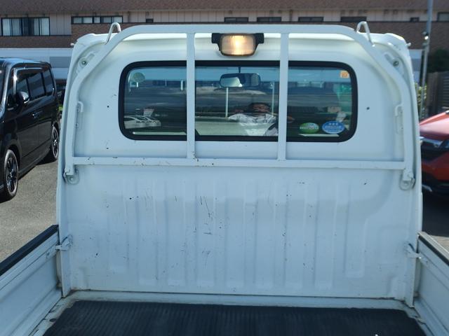 荷台には作業灯が搭載してあります♪夜間作業を助けてくれますよ♪