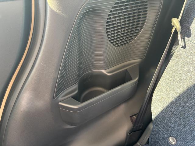 ムーヴキャンバス セオリーＧ　１４インチフルホイールキャップ　ＬＥＤヘッドランプ　ＬＥＤフォグランプ　ホっとカップホルダー　両側パワースライドドア　キーフリーシステム　プッシュボタンスタート　ＵＶカットガラス（41枚目）