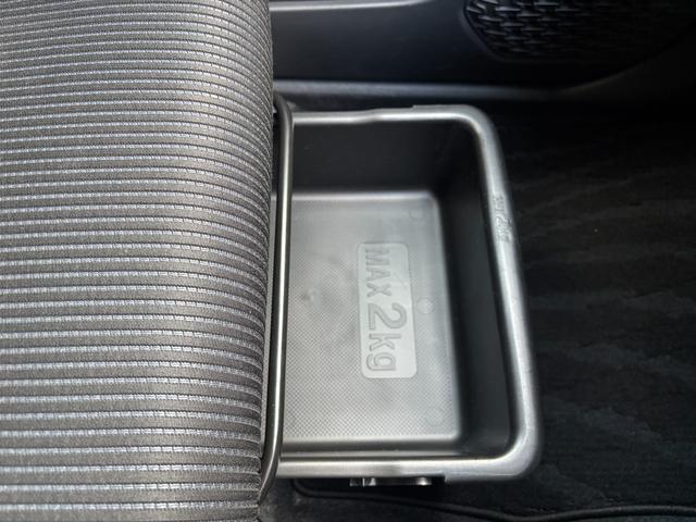 ムーヴ ＸリミテッドＩＩ　ＳＡＩＩＩ　ＬＥＤヘッドランプ　ブラックインテリアパック　１４インチアルミホイール　スーパーＵＶＩＲカットガラス　キーフリーシステム　オートエアコン（プッシュ式）（32枚目）