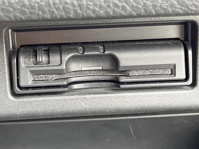 エルグランド 250ハイウェイスターS 禁煙 後席モニター 両側電動スライド 純正SDナビ バックカメラ ETC Bluetooth フルセグ クルーズコントロール デュアルエアコン リアオートエアコン オートライト 純正アルミ(7枚目)