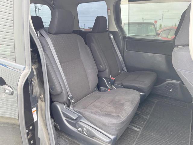 ヴォクシー ハイブリッドV 禁煙 両側電動スライド 全周囲カメラ SDナビ ドラレコ ETC Bluetooth フルセグ シートヒーター クルーズコントロール デュアルエアコン リアオートエアコン オートライト(9枚目)