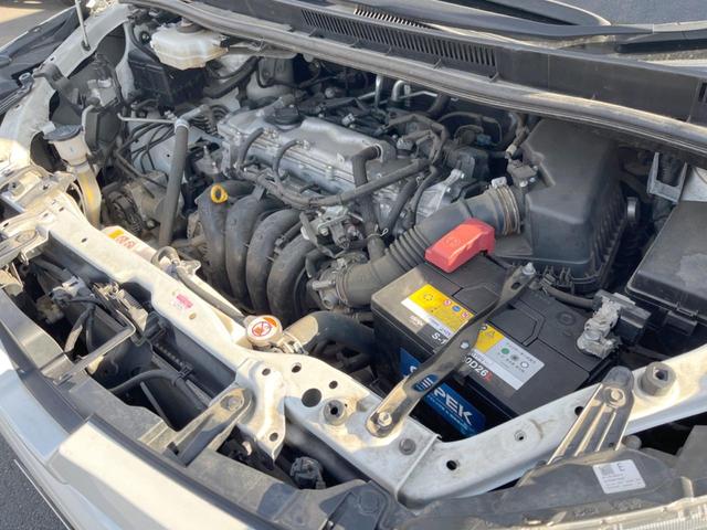 ヴォクシー ＺＳ　禁煙　７人乗り　両側電動スライド　衝突軽減　ＢＩＧ－Ｘ９型ナビ　後席モニター　バックカメラ　ＥＴＣ　クルコン　オートハイビーム　オートライト　デュアルエアコン　純正アルミ　Ｂｌｕｅｔｏｏｔｈ（20枚目）