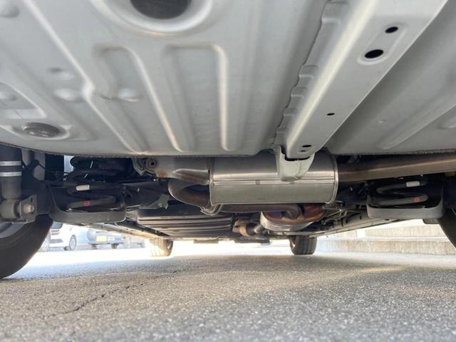 ヴォクシー ＺＳ　禁煙　７人乗り　両側電動スライド　衝突軽減　ＢＩＧ－Ｘ９型ナビ　後席モニター　バックカメラ　ＥＴＣ　クルコン　オートハイビーム　オートライト　デュアルエアコン　純正アルミ　Ｂｌｕｅｔｏｏｔｈ（21枚目）