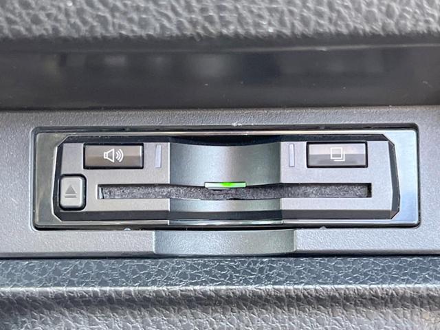 ヴォクシー ＺＳ　禁煙　７人乗り　両側電動スライド　衝突軽減　ＢＩＧ－Ｘ９型ナビ　後席モニター　バックカメラ　ＥＴＣ　クルコン　オートハイビーム　オートライト　デュアルエアコン　純正アルミ　Ｂｌｕｅｔｏｏｔｈ（29枚目）