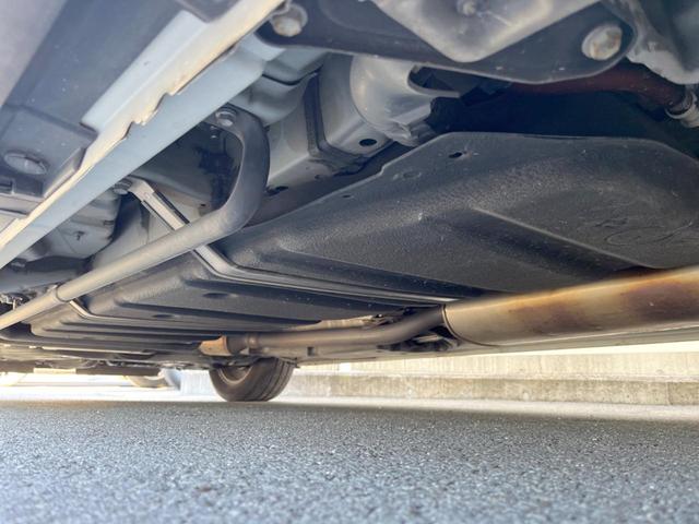 ヴォクシー ＺＳ　禁煙　７人乗り　両側電動スライド　衝突軽減　ＢＩＧ－Ｘ９型ナビ　後席モニター　バックカメラ　ＥＴＣ　クルコン　オートハイビーム　オートライト　デュアルエアコン　純正アルミ　Ｂｌｕｅｔｏｏｔｈ（46枚目）