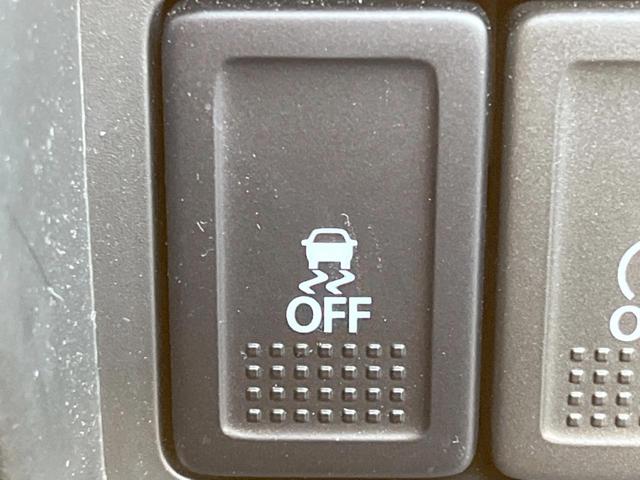スイフト ＲＳ－ＤＪＥ　禁煙　電動スライド　ＳＤナビ　ＥＴＣ　スマートキー　純正アルミ　オートエアコン　ＣＤ再生（28枚目）