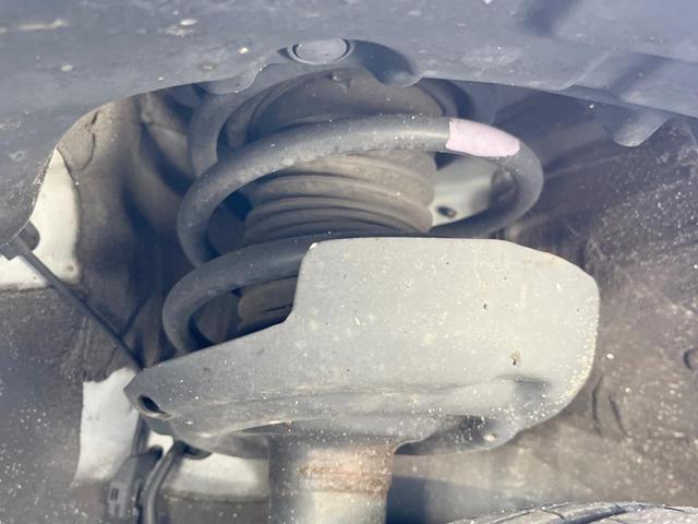 プリウス S 禁煙 衝突軽減 SDナビ バックカメラ ETC ドラレコ クルーズコントロール Bluetooth LEDヘッド スマートキー オートライト オートエアコン CD/SD再生(21枚目)