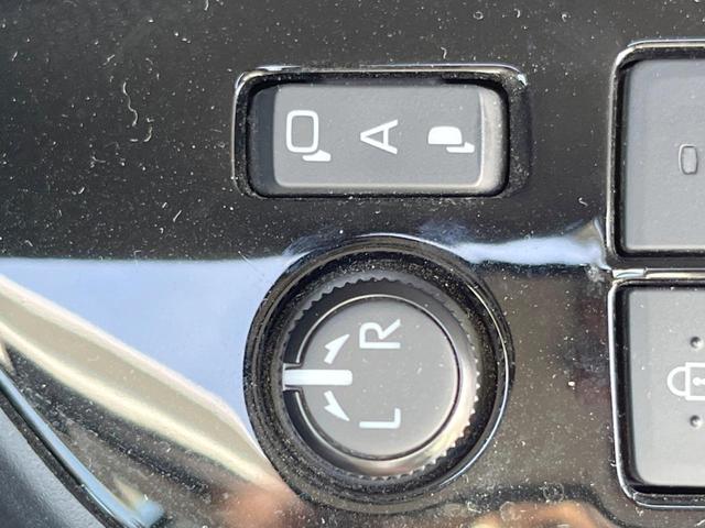 プリウス S 禁煙 衝突軽減 SDナビ バックカメラ ETC ドラレコ クルーズコントロール Bluetooth LEDヘッド スマートキー オートライト オートエアコン CD/SD再生(34枚目)