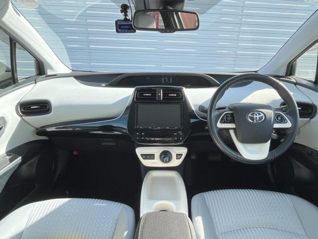 プリウス Sセーフティプラス 禁煙 衝突軽減 純正SDナビ バックカメラ クルコン ドラレコ ETC Bluetooth フルセグ LEDヘッド スマートキー オートライト オートエアコン CD/DVD再生(2枚目)