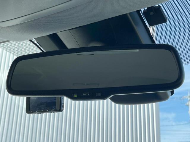 プリウス Sセーフティプラス 禁煙 衝突軽減 純正SDナビ バックカメラ クルコン ドラレコ ETC Bluetooth フルセグ LEDヘッド スマートキー オートライト オートエアコン CD/DVD再生(26枚目)