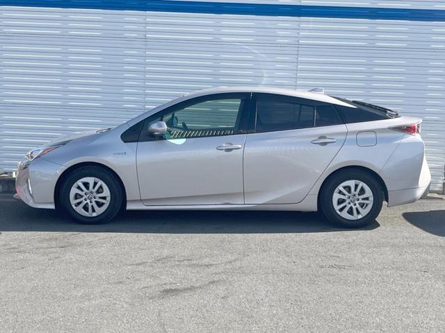 プリウス Sセーフティプラス 禁煙 衝突軽減 純正SDナビ バックカメラ クルコン ドラレコ ETC Bluetooth フルセグ LEDヘッド スマートキー オートライト オートエアコン CD/DVD再生(40枚目)