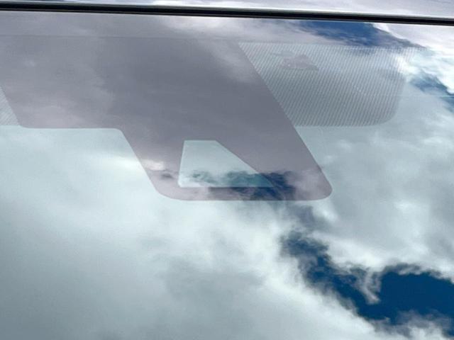 �y�g���^�Z�[�t�e�B�Z���X�z���s���ɑO���̎ԗ�����F�����A�Փ˂������Ȏ��͌x��ƃu���[�L�ŏՓˉ���Ɣ�Q�y�����A�V�X�g�B�����S�Ƀh���C�u�����y���݂��������܂��B