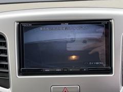 【バックカメラ】駐車時に後方がリアルタイム映像で確認できます。大型商業施設や立体駐車場での駐車時や、夜間のバック時に大活躍！運転スキルに関わらず、今や必須となった装備のひとつです！ 4