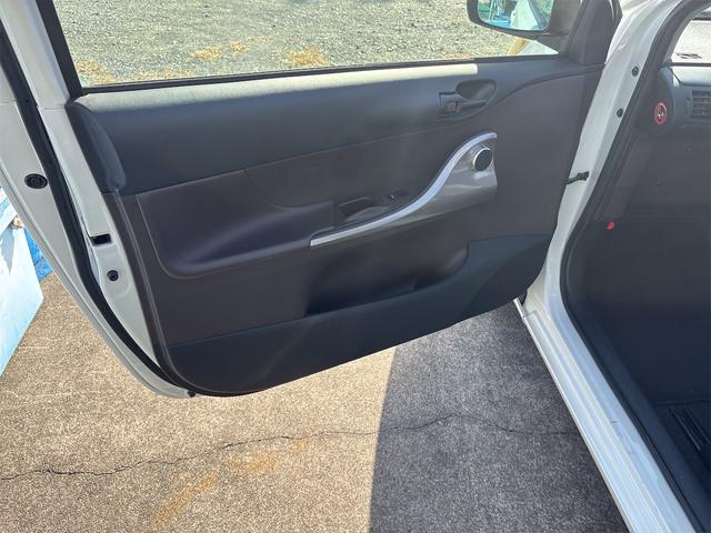 TOYOTA IQ 130G LEATHER PACKAGE