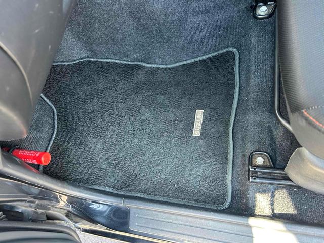 ジムニー ワイルドウインド　４ＷＤ　ルーフレール　レイズ１６インチホイール　マットブラック塗装　社外ＴＯＴＳＵＧＥＫＩマフラー　社外ＲＯＡＤＷＩＮラテラルロッド　シートヒーター　社外ナビ　ＥＴＣ　スペアキー（33枚目）