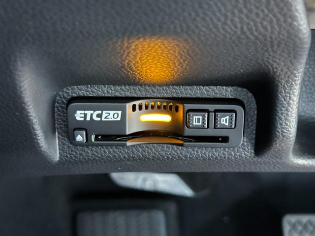 ヴェゼル ｅ：ＨＥＶＺ　元デモカー／メーカー保証／ＭＶＣＳ／前後ＤＲ　衝突回避支援ブレーキ機能　パノラミックビューモニター　スマキ　Ｐトランク　フルオートエアコン　Ｄレコ　エアバッグ　両席エアバック　Ｒカメ　パワーウィンドウ（31枚目）