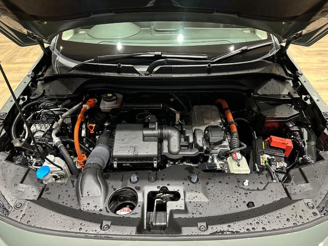 ヴェゼル ｅ：ＨＥＶＺ　元デモカー／メーカー保証／ＭＶＣＳ／前後ＤＲ　衝突回避支援ブレーキ機能　パノラミックビューモニター　スマキ　Ｐトランク　フルオートエアコン　Ｄレコ　エアバッグ　両席エアバック　Ｒカメ　パワーウィンドウ（33枚目）