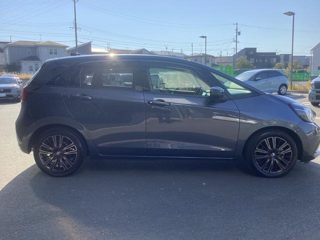 フィットハイブリッド eHEVホーム20周年特別仕様車カーサ 禁煙車 ワンオーナー車 純正ナビ TV(フルセグ)Bカメラ ETC LEDヘッドライト 前後ドラレコ 前後ソナー 前席シートヒーター ホンダセンシング ホンダコネクト対応 純正16インチアルミ(7枚目)