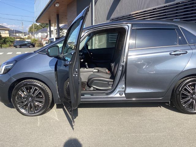 フィットハイブリッド eHEVホーム20周年特別仕様車カーサ 禁煙車 ワンオーナー車 純正ナビ TV(フルセグ)Bカメラ ETC LEDヘッドライト 前後ドラレコ 前後ソナー 前席シートヒーター ホンダセンシング ホンダコネクト対応 純正16インチアルミ(11枚目)