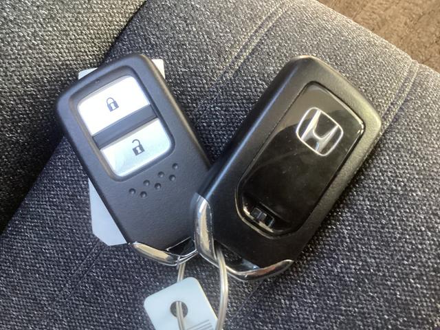 フィットハイブリッド eHEVホーム20周年特別仕様車カーサ 禁煙車 ワンオーナー車 純正ナビ TV(フルセグ)Bカメラ ETC LEDヘッドライト 前後ドラレコ 前後ソナー 前席シートヒーター ホンダセンシング ホンダコネクト対応 純正16インチアルミ(80枚目)