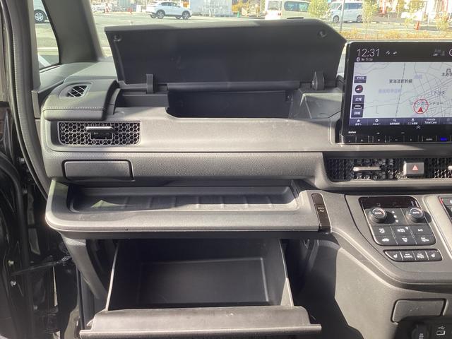 ステップワゴン ｅ：ＨＥＶスパーダ　１年保証　禁煙車　純正ナビ　ＴＶ　バックカメラ　フリップダウンモニター　ＥＴＣ　両側電動スライドドア　電動テールゲート　前後ドラレコ　前席シートヒーター　ＬＥＤヘッドライト・フォグライト　前後ソナー（25枚目）