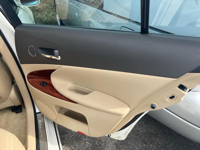 ＧＳ ＧＳ３５０　足回り公認　２０インチアルミ　ベージュ革シート　純正ナビ　ＤＶＤ　ＥＴＣ　キーフリー（22枚目）