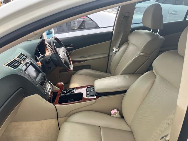 ＧＳ ＧＳ３５０　足回り公認　２０インチアルミ　ベージュ革シート　純正ナビ　ＤＶＤ　ＥＴＣ　キーフリー（32枚目）