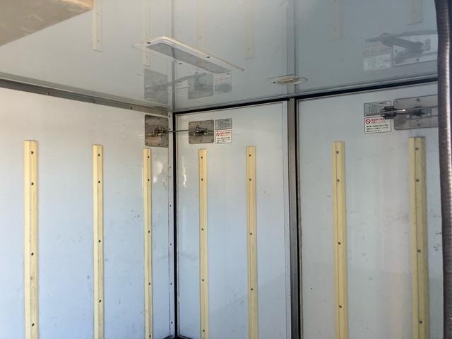 キャリイトラック 　冷凍冷蔵エコサイト　オートマ　エアコン　パワステ　パワーウインドー（9枚目）