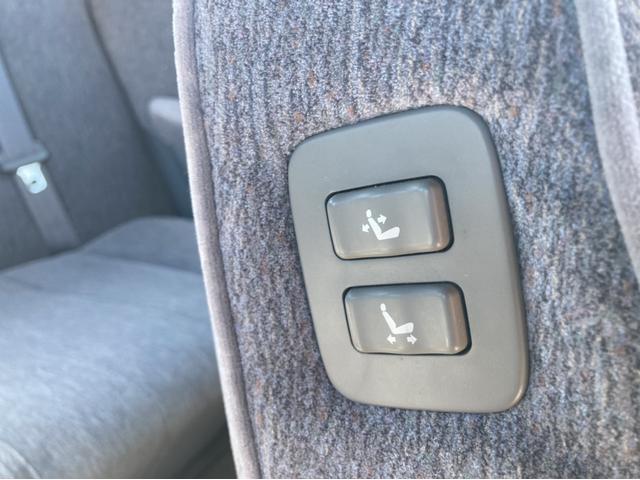 ETC オートクルーズコントロール ナビ アルミホイール AT CD パワーシート 電動格納ミラー 盗難防止システム ABS エアコン キーレス(31枚目)