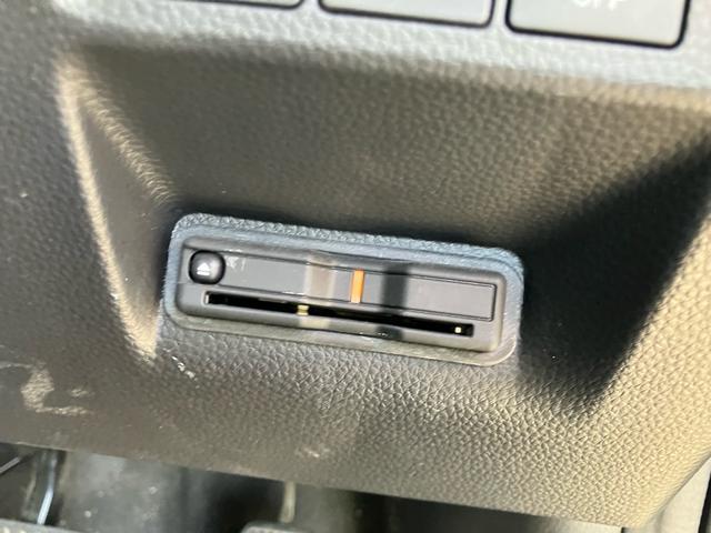 ステップワゴン ｅ：ＨＥＶスパーダ　ホンダセンシング　ワンオーナー　記録簿　ナビＴＶ　マルチビューカメラ　ＥＴＣ　パワーテールゲート　オットマン　ブラインドスポットインフォメーション　コンビシート　シートヒーター（27枚目）