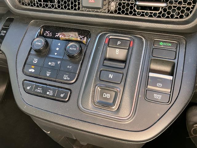 ステップワゴン ｅ：ＨＥＶスパーダ　ホンダセンシング　ワンオーナー　記録簿　ナビＴＶ　マルチビューカメラ　ＥＴＣ　パワーテールゲート　オットマン　ブラインドスポットインフォメーション　コンビシート　シートヒーター（30枚目）
