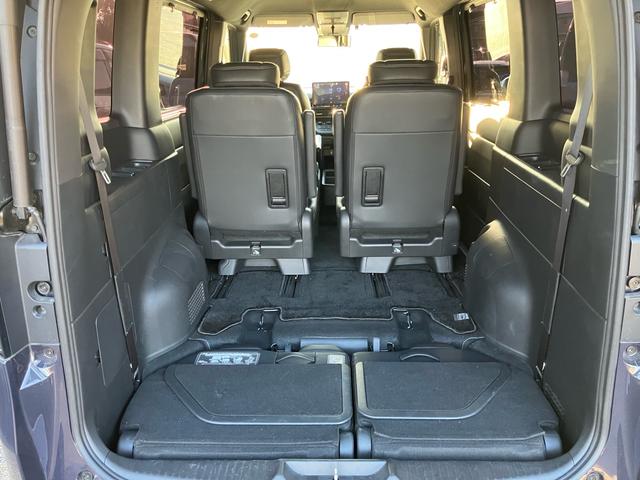 ステップワゴン ｅ：ＨＥＶスパーダ　ホンダセンシング　ワンオーナー　記録簿　ナビＴＶ　マルチビューカメラ　ＥＴＣ　パワーテールゲート　オットマン　ブラインドスポットインフォメーション　コンビシート　シートヒーター（55枚目）