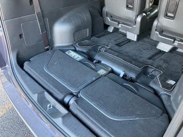 ステップワゴン ｅ：ＨＥＶスパーダ　ホンダセンシング　ワンオーナー　記録簿　ナビＴＶ　マルチビューカメラ　ＥＴＣ　パワーテールゲート　オットマン　ブラインドスポットインフォメーション　コンビシート　シートヒーター（56枚目）