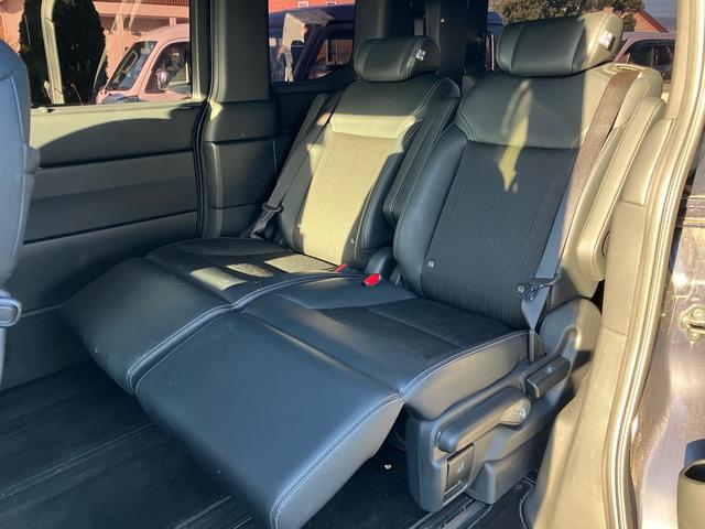 ステップワゴン ｅ：ＨＥＶスパーダ　ホンダセンシング　ワンオーナー　記録簿　ナビＴＶ　マルチビューカメラ　ＥＴＣ　パワーテールゲート　オットマン　ブラインドスポットインフォメーション　コンビシート　シートヒーター（59枚目）