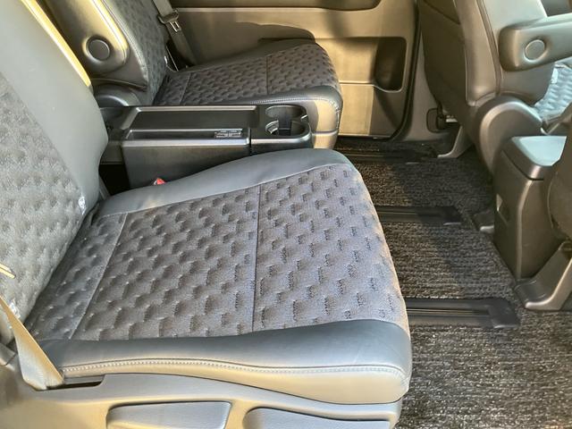 ヴォクシー Ｓ－Ｚ　ＧＲフロントスポイラー／バンパーガーニッシュ／サイドスカート／リアバンパースポイラー／スポーツサイドバイザー　ワンオーナー禁煙車　記録簿　１０．５インチＤＡ　Ｂカメラ　ＨＤＭＩ　Ｂｌｕｅｔｏｏｔｈ対応（15枚目）