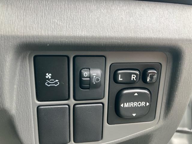 プリウス Ｓ　ソーラーベンチレーションシステム　サンルーフ　純正ＨＤＤナビ　フルセグＴＶ　Ｂｌｕｅｔｏｏｔｈ　スマートキー　スペアキー（23枚目）