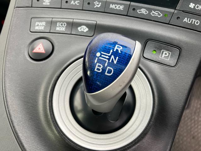 プリウス Ｓ　ソーラーベンチレーションシステム　サンルーフ　純正ＨＤＤナビ　フルセグＴＶ　Ｂｌｕｅｔｏｏｔｈ　スマートキー　スペアキー（27枚目）