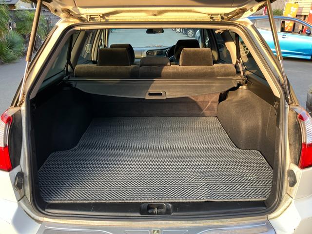 レガシィツーリングワゴン Ｂスポーツ　ワンオーナー　ＳＴｉストラットタワーバー　社外ディスプレイオーディオ　ＨＩＤヘッドライト　キーレスエントリー　電動格納ミラー　オートエアコン　電動パワーシート（7枚目）