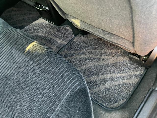 レガシィツーリングワゴン Ｂスポーツ　ワンオーナー　ＳＴｉストラットタワーバー　社外ディスプレイオーディオ　ＨＩＤヘッドライト　キーレスエントリー　電動格納ミラー　オートエアコン　電動パワーシート（13枚目）