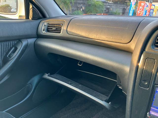 レガシィツーリングワゴン Ｂスポーツ　ワンオーナー　ＳＴｉストラットタワーバー　社外ディスプレイオーディオ　ＨＩＤヘッドライト　キーレスエントリー　電動格納ミラー　オートエアコン　電動パワーシート（28枚目）