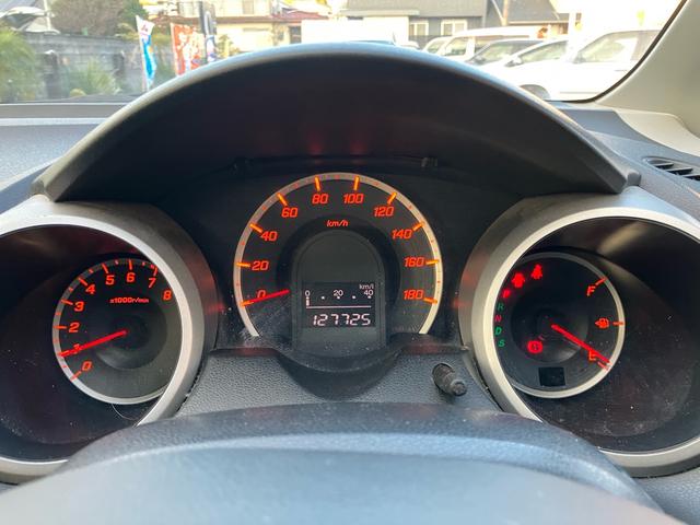 フィット ＲＳ　Ｓパッケージ　スカイルーフ　ＳＤナビ　Ｂｌｕｅｔｏｏｔｈ対応　バックカメラ　ＵＳＢ　パドルシフト　ＨＩＤヘッドライト　キーレスエントリー　１年間走行無制限保証（24枚目）