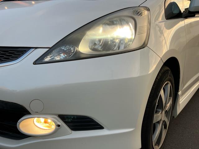 フィット ＲＳ　Ｓパッケージ　スカイルーフ　ＳＤナビ　Ｂｌｕｅｔｏｏｔｈ対応　バックカメラ　ＵＳＢ　パドルシフト　ＨＩＤヘッドライト　キーレスエントリー　１年間走行無制限保証（37枚目）