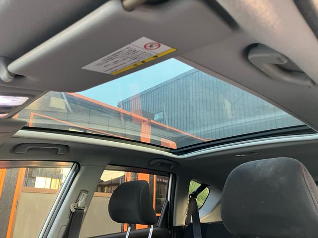 フィット ＲＳ　Ｓパッケージ　スカイルーフ　ＳＤナビ　Ｂｌｕｅｔｏｏｔｈ対応　バックカメラ　ＵＳＢ　パドルシフト　ＨＩＤヘッドライト　キーレスエントリー　１年間走行無制限保証（43枚目）