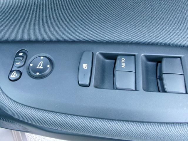 フィット ベーシック　ホンダセンシング　ＣＤ　前後ドラレコ　ワンオーナ　Ｄレコ　運転席助手席エアバック　ＶＳＡ　パワーステアリング　キーレス　パワーウインドウ　オートエアコン　サイドエアバッグ　スマートキーシステム　禁煙車（22枚目）
