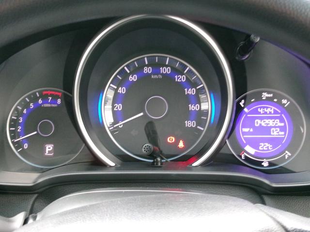 フィット １３Ｇ・Ｆパッケージコンフォートエディション　ナビ　フルセグ　Ｒカメラ　ＬＥＤ　ＶＤＣ　地デジ　禁煙車　キーレスエントリー　パワーウインドウ　フルオートエアコン　パワーステアリング　ＡＢＳ　Ｓキー　エアバッグ　Ｗエアバック　ＥＴＣ装着車（24枚目）