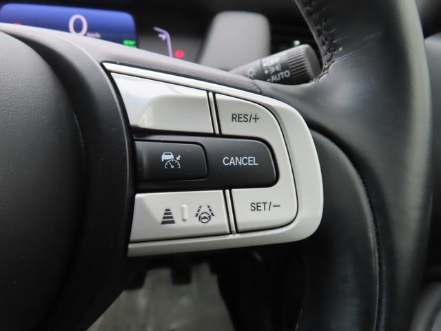 フィット ｅ：ＨＥＶホーム　ナビ前後ドラレコＲカメラＥＴＣＬＥＤ　前後誤発進抑制機能　クリソナ　助手席エアバッグ　運転席エアバッグ　１オナ　アイドリングストップ　禁煙　ＬＥＤライト　ＵＳＢ接続　バックカメラ　ＡＢＳ　スマートキー（17枚目）