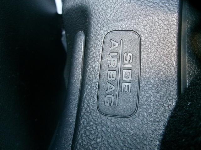 フィット ｅ：ＨＥＶホーム　ナビ前後ドラレコＲカメラＥＴＣＬＥＤ　前後誤発進抑制機能　クリソナ　助手席エアバッグ　運転席エアバッグ　１オナ　アイドリングストップ　禁煙　ＬＥＤライト　ＵＳＢ接続　バックカメラ　ＡＢＳ　スマートキー（18枚目）