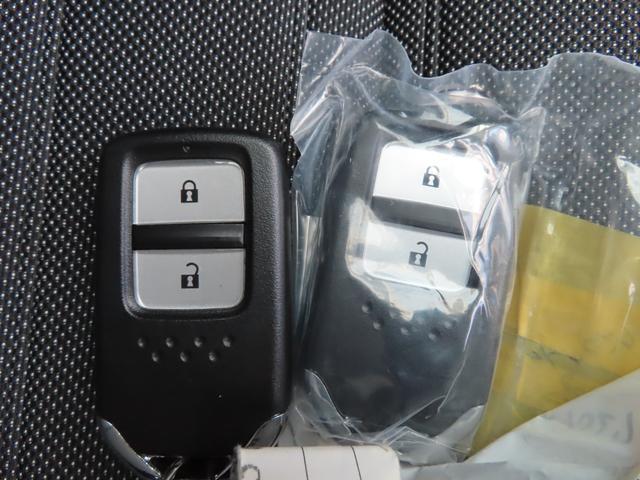 フィット e:HEVクロスター ナビフルセグRカメラETCLEDAW 衝突回避システム 禁煙 フルオートエアコン 前後センサー LEDランプ エアバッグ サイドエアバック 地デジ オートクルーズコントロール VSA バックカメラ(35枚目)