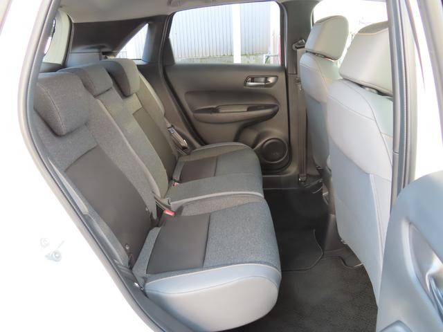 フィット RS RカメラETCLEDAWディスプレイオーディオ USBポート リアカメラ LEDヘッドライト エアコン ETC車載器 キーレス スマートキー 禁煙 横滑防止装置 サイドカーテンエアバック ABS(10枚目)