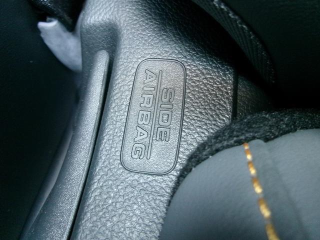 フィット RS RカメラETCLEDAWディスプレイオーディオ USBポート リアカメラ LEDヘッドライト エアコン ETC車載器 キーレス スマートキー 禁煙 横滑防止装置 サイドカーテンエアバック ABS(18枚目)